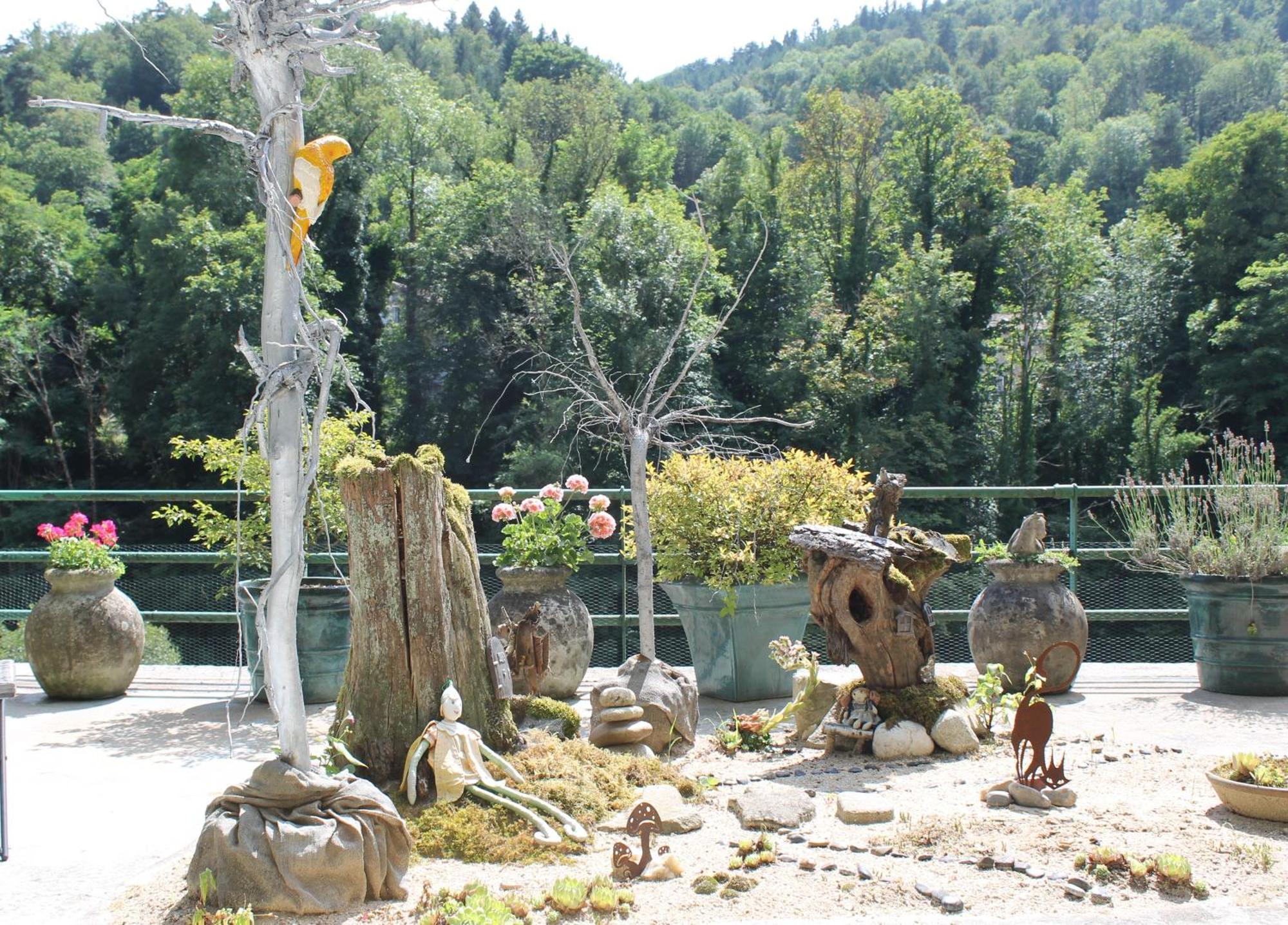 Studio Malou, Cuisine, Salle D'Eau, Terrasse Amenagee Olliergues Exterior photo